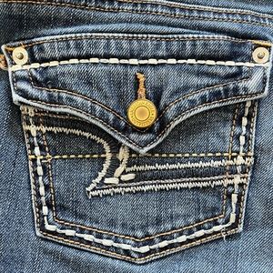 American Eagle Kickboot Jeans with embellished back pockets RARE
